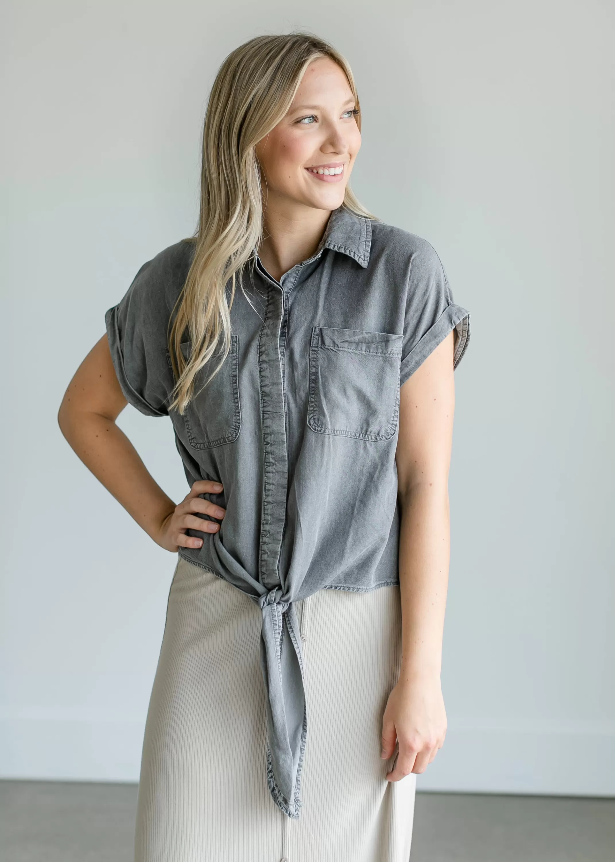 Cheap Chambray Short Sleeve Knotted Top Women Nursing Friendly