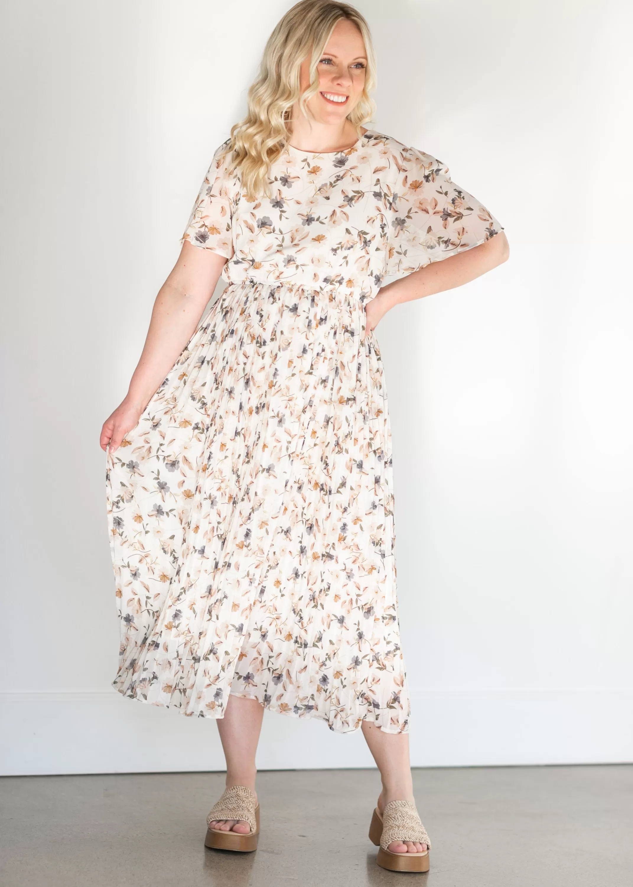 New Ivory Floral Pleated Midi Dress Women Midi Dresses