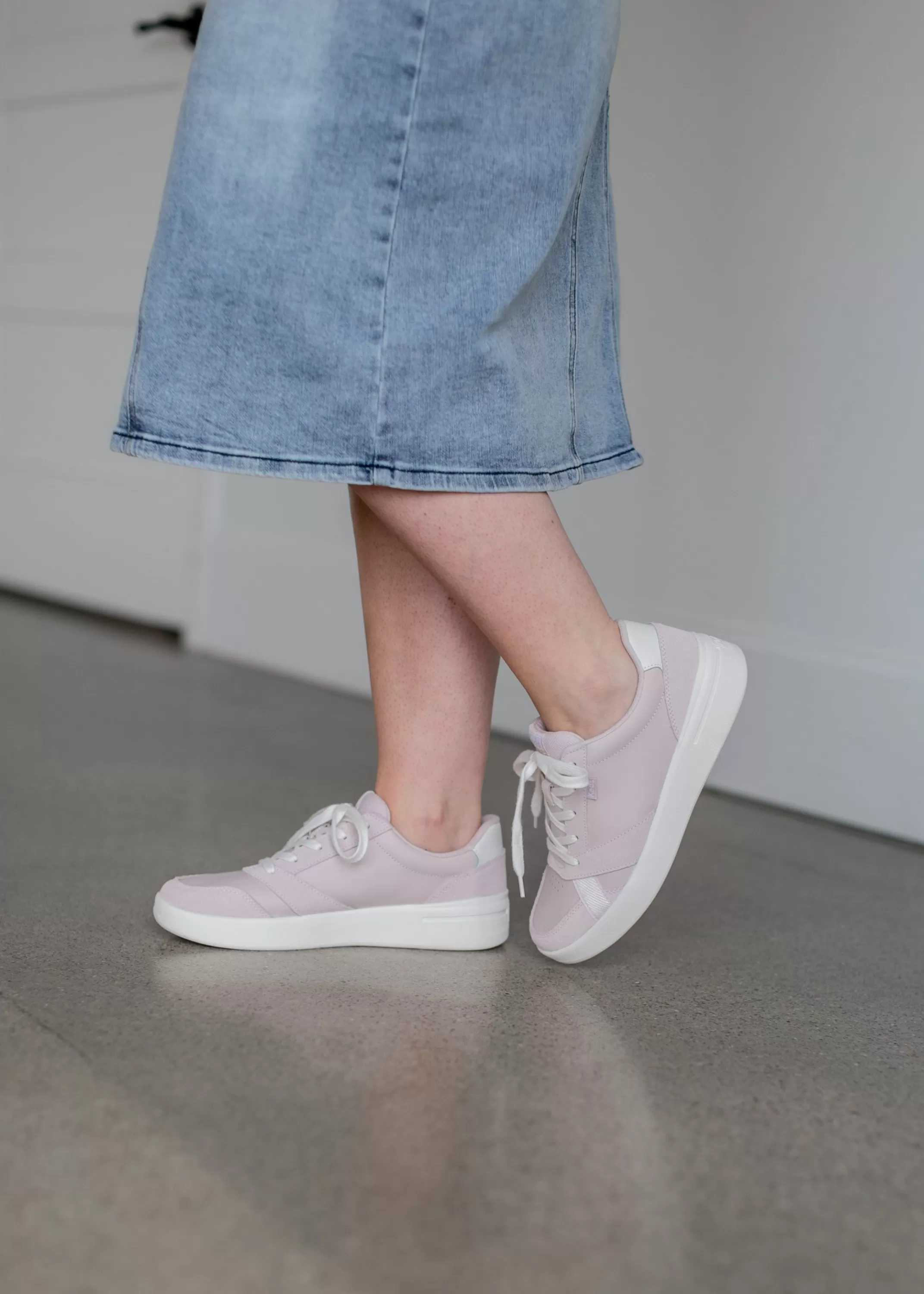 Store ® The Court Suede Sneaker Women Shoes