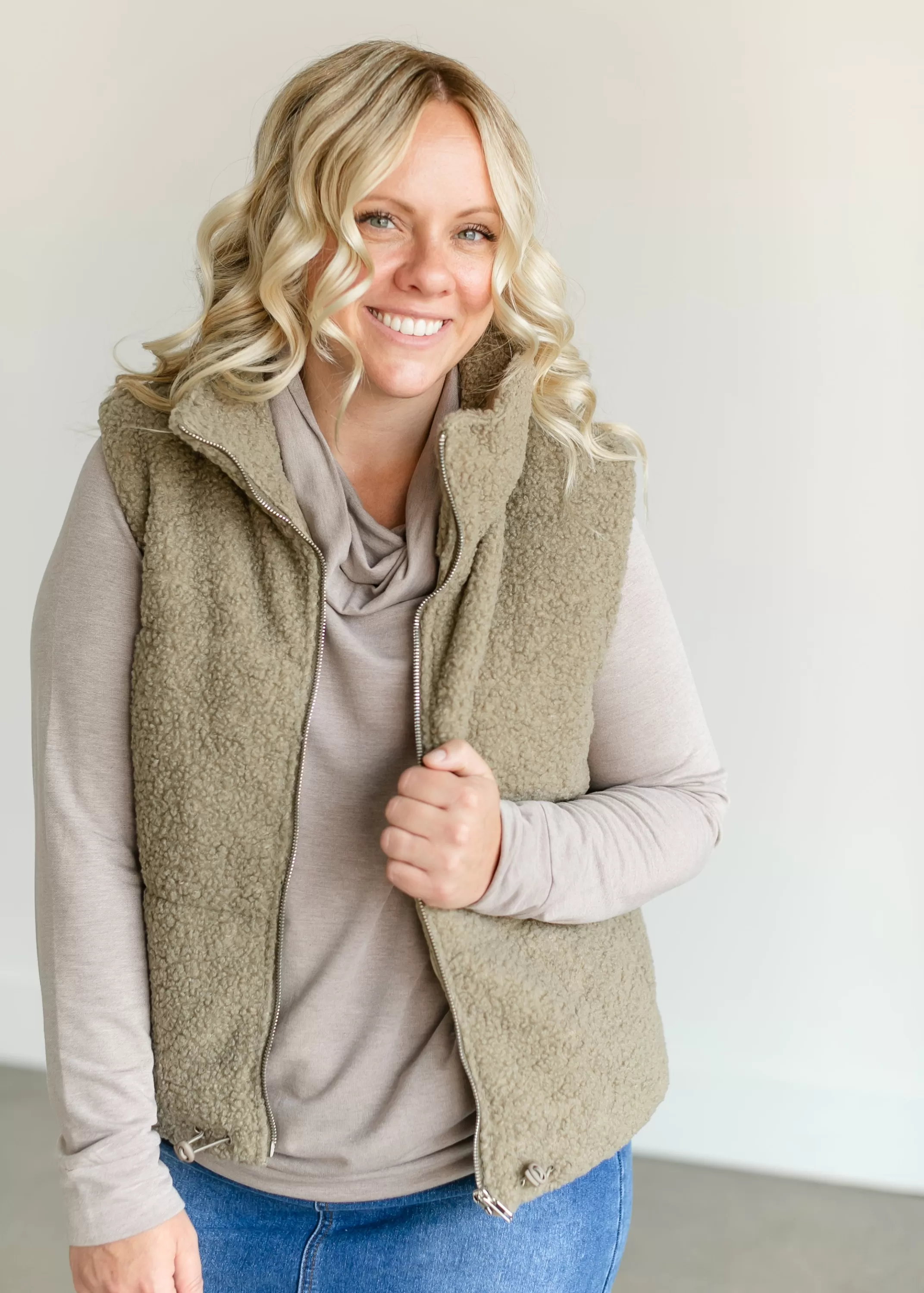 Store Sherpa Full Zip Puffer Vest Women Sleeveless